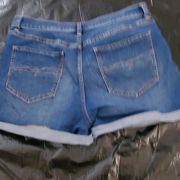 Shoerts - Picture 3 of 3